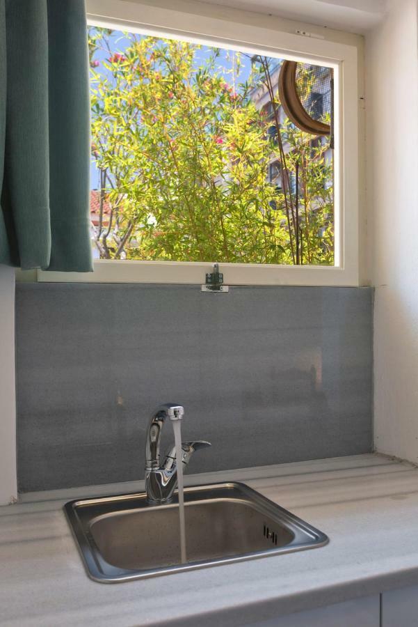 Enticing, Cosy, Rooftop Studio Athens Centre! Ep9T Εξωτερικό φωτογραφία