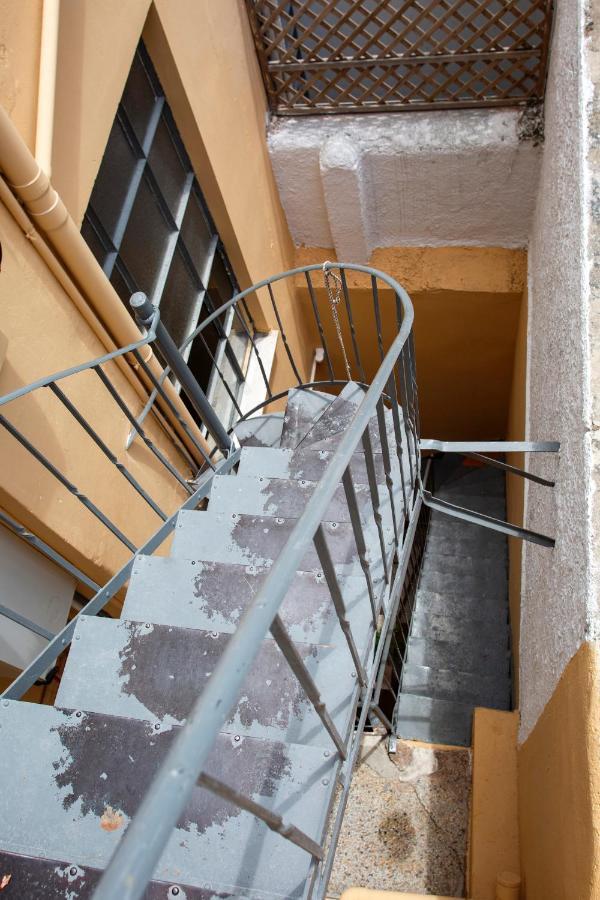 Enticing, Cosy, Rooftop Studio Athens Centre! Ep9T Εξωτερικό φωτογραφία